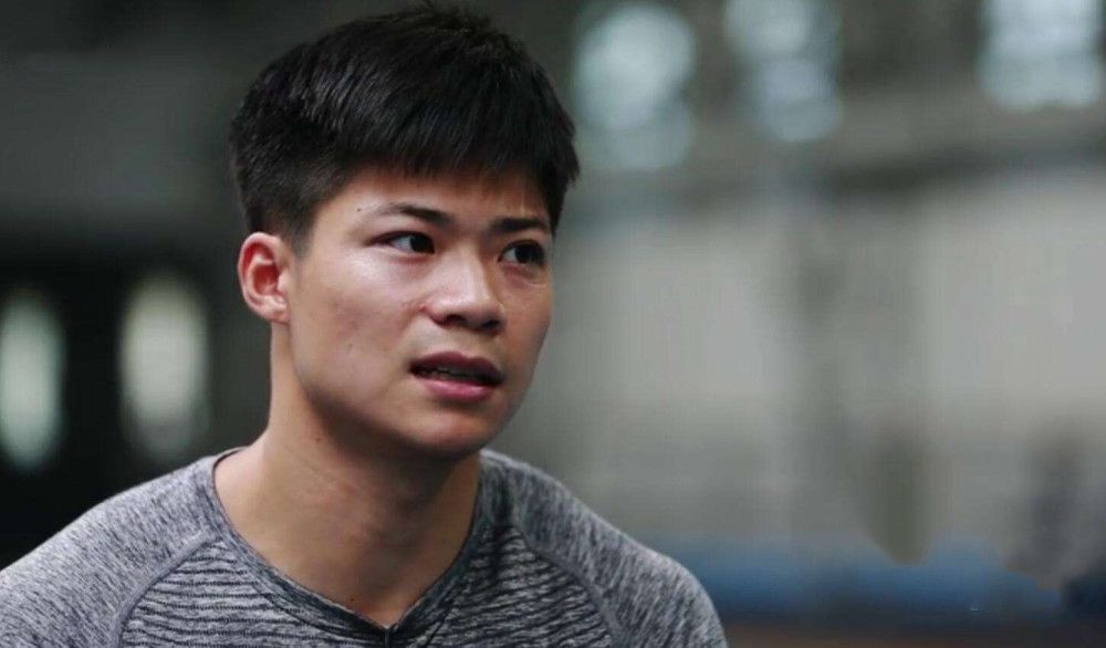【比赛关键事件】第37分钟，利物浦右侧角球机会，阿诺德将球开向禁区，无人盯防的范迪克凌空推射将球打进，利物浦1-0谢菲尔德联队。